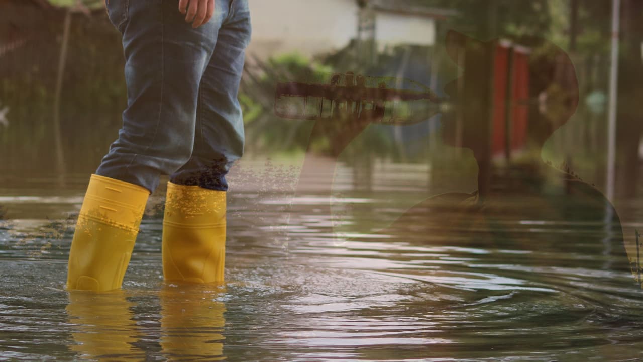 Si traga agua de inundación, debe consultar a un médico de inmediato debido al riesgo de infección por hepatitis A. "Si bien el virus de la hepatitis A no atraviesa la piel, representa una amenaza para quienes consumen agua de la inundación. Su médico determinará si debe recibir una inyección de inmunoglobulina para prevenir la infección", dijo Morrow.
<br>