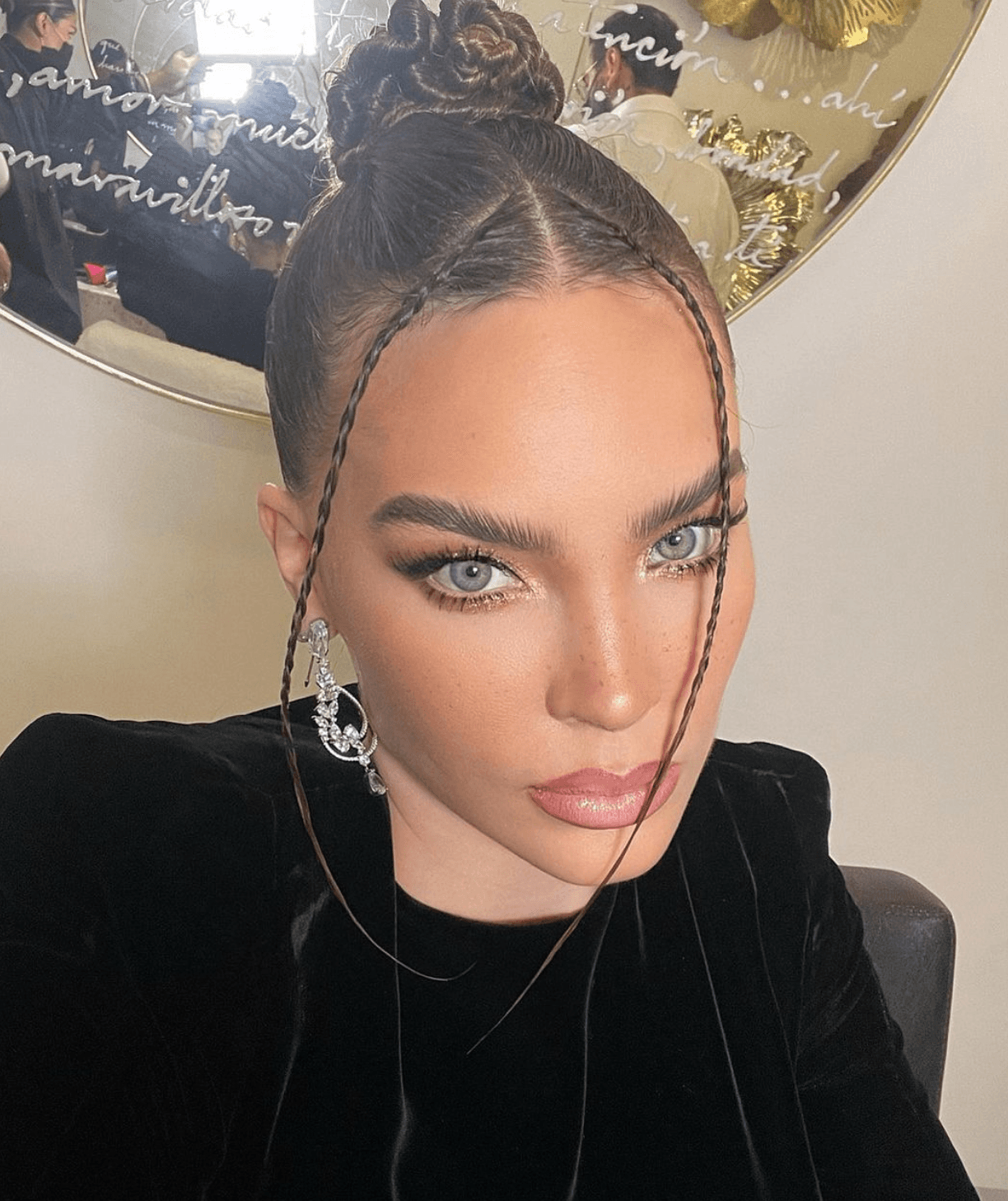 Belinda también confesó en la entrevista que a ella sí le gustaría tener su propia bioserie, aunque considera que es muy pronto.
<br>