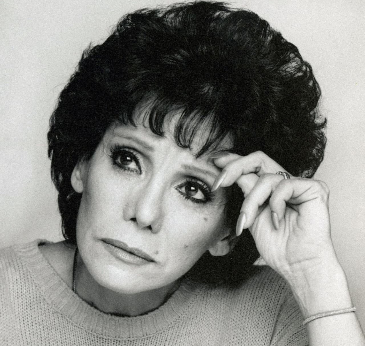 <b>Leonorilda Ochoa (79 años). </b>Actriz y comediante mexicana de cine y televisión, recordada por sus innumerables trabajos en la cadena Televisa. Participó durante más de 40 años en comedias y telenovelas donde popularizó a varios personajes junto a los actores más destacados de la televisión de su país. Murió en la Ciudad de México el 22 de mayo de 2016.
<br>