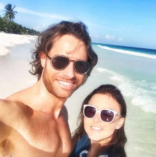 La pasadas vacaciones decembrinas la feliz pareja se escapó a las paradisiacas playas de la Riviera Maya en México, para seguir descansando de las grabaciones de
<i>Tres veces Ana</i>.