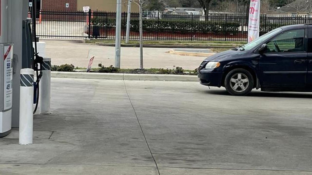 No se estacione en lugares públicos durante largos periodos de tiempo.
<br>