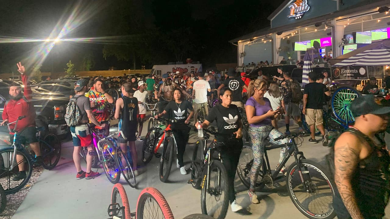 En la actividad participan personas de todas las edades. El recorrido termina en el mismo punto desde donde partieron.