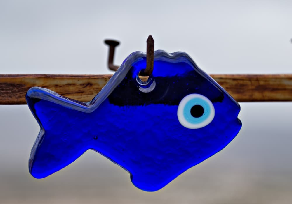 <b>ACUARIO</b>
<br>Son muy intensos y controladores y por eso necesitan que la suerte corra de su lado; usen amuletos en forma de pez o de gato.