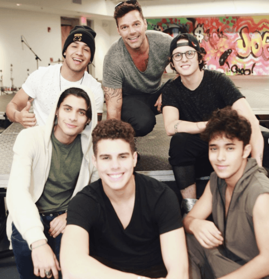 Si hay alguien que conoce a estos chicos y ha sido testigo de su evolución es Ricky Martin, juez y productor de la primera temporada y clave en su trayectoria.