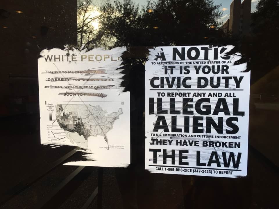 “Es tu deber cívico reportar a todos los ilegales ante la Agencia de Inmigración y Aduanas de EEUU", dice volante en universidad texana
