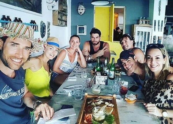 Su amiga y compañera de
<i>Tres veces Ana</i>, Anahí Fraser, también pasó unos días con ellos.