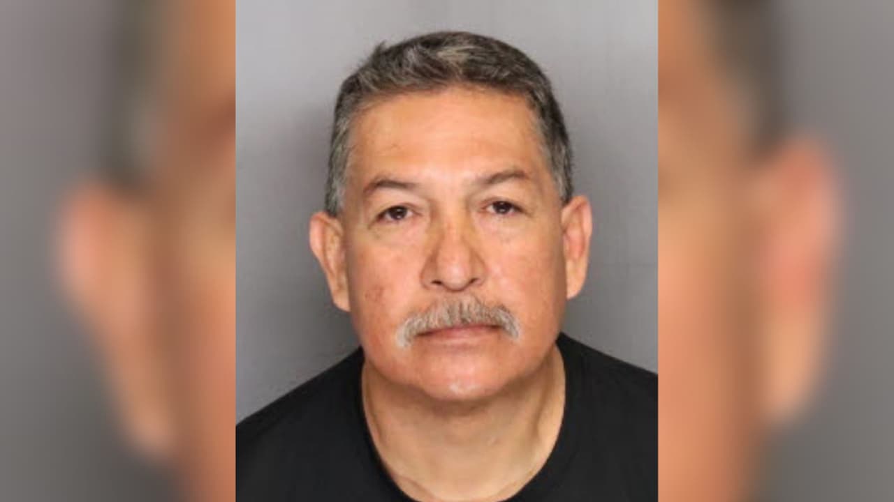 Arrestan a un sobador en el condado San Joaquín por presuntos agresiones sexuales