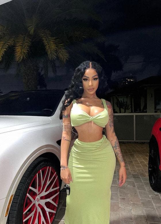 Yailin tiene otro significativo tatuaje en el mismo brazo donde se puso el de Anuel AA.
<br>