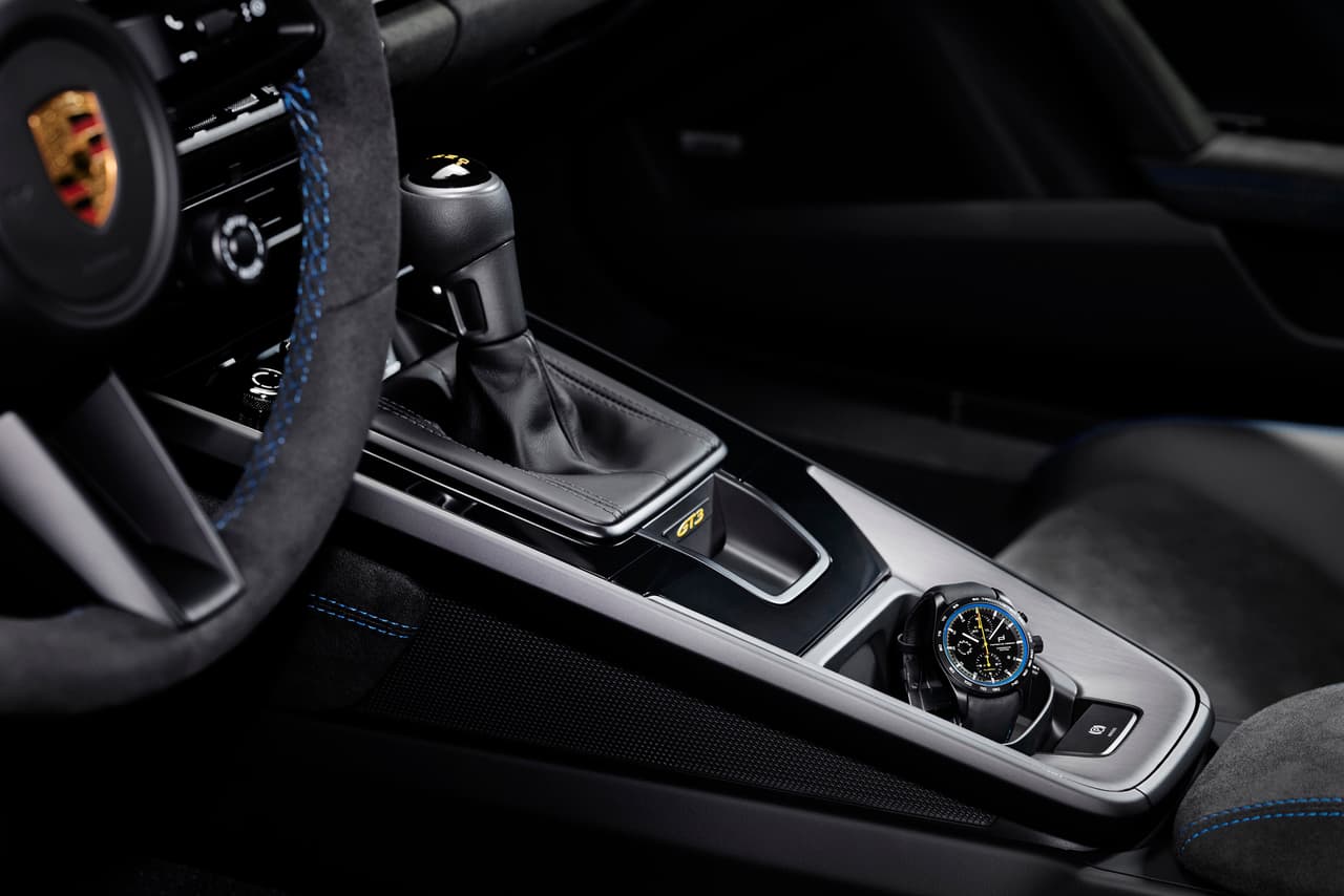 De serie este carro trae una transmisión automática PDK de 7 velocidades con doble embrague con capacidad para ser operada manualmente. La gran noticia es que también ofrece una transmisión opcional manual de 6 velocidades.