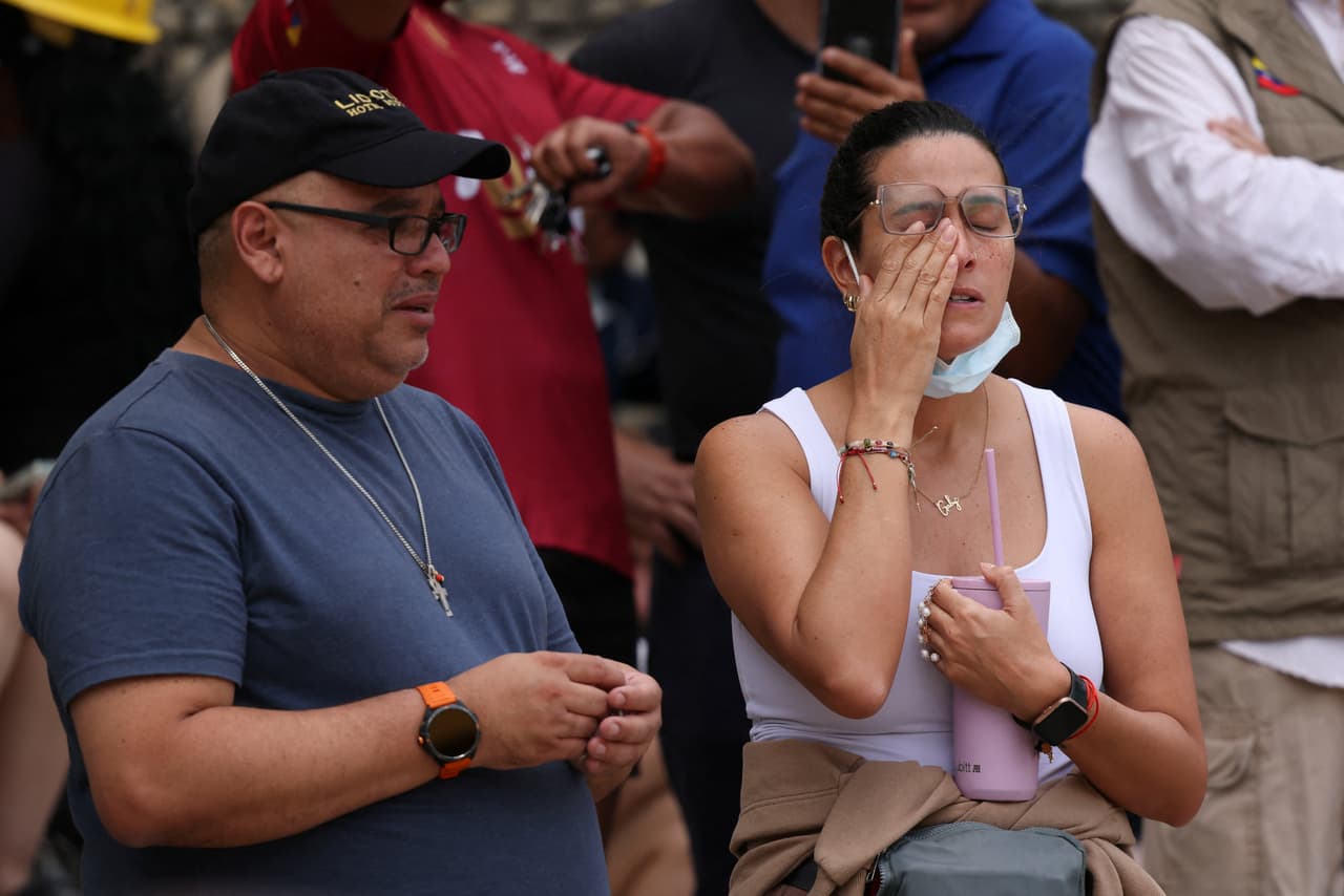 Reacciones de la gente tras los terremotos en Caracas, Venezuela, el 25 de junio de 2026.