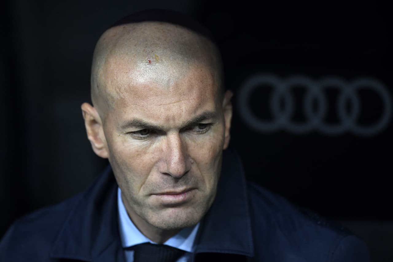 Zidane tiene mucho trabajo por delante. En un mes, espera el París Saint Germain en Champios League y allí espera recuperar el terreno que en la liga local ya perdió.