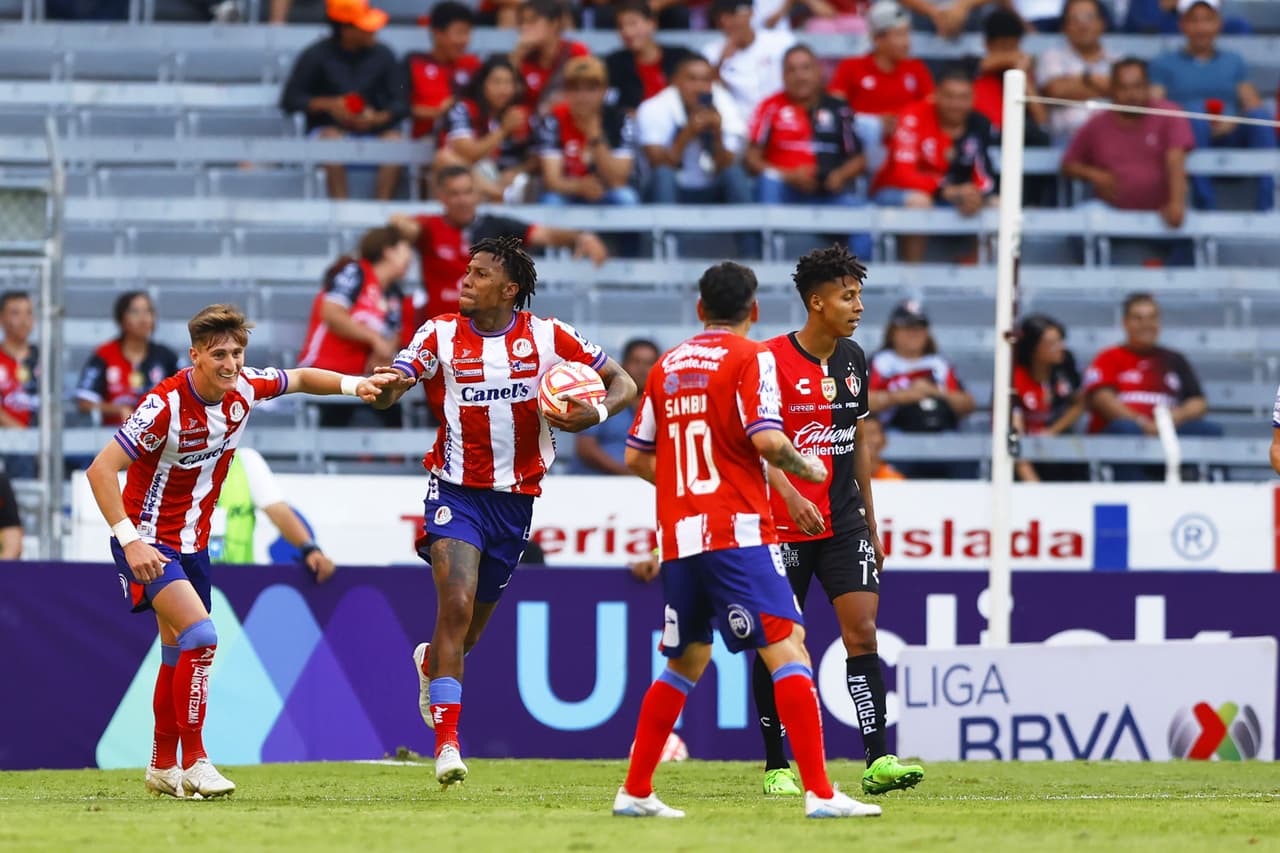 Rubens Sambueza es operado satisfactoriamente tras fractura de cuarto metatarsiano