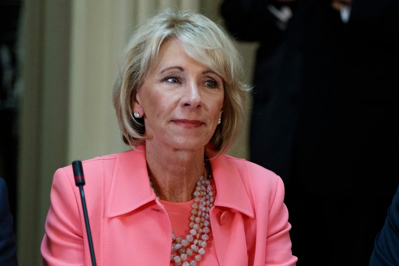 ¿Puede Betsy DeVos "destruir" la educación pública? Esto es lo que debes saber