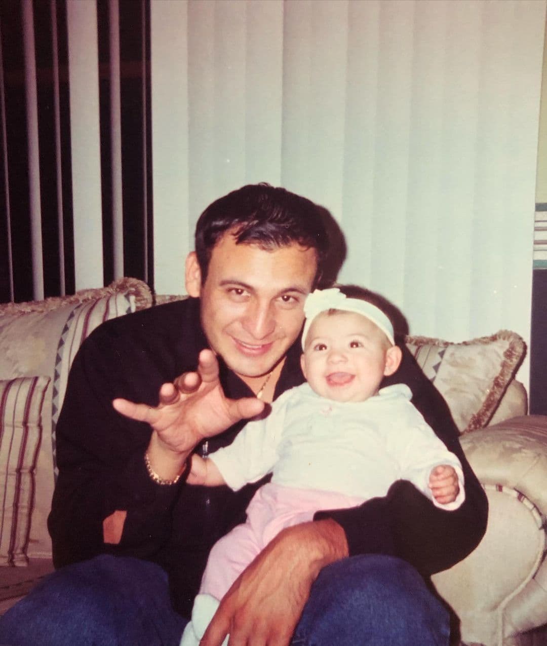 Valentín Elizalde, ídolo del regional mexicano, fue asesinado el 25 de noviembre de 2006, con tan solo 27 años. Lo mataron a la salida de un palenque. El próximo 25 de noviembre se conmemoran 15 años de su fallecimiento.