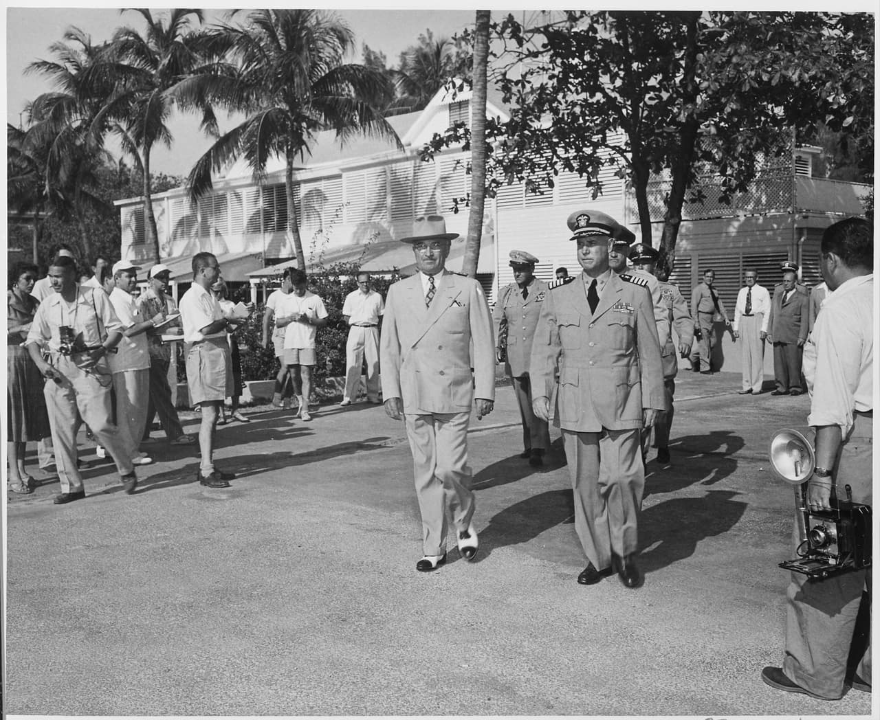 La mansión, en el extremo sur del estado de Florida, se convertía temporalmente en la sede del poder ejecutivo durante las visitas del presidente. Miembros del gabinete, funcionarios extranjeros, oficiales y periodistas fueron visitantes regulares de la casa. Desde 1991 la mansión es un
<b><a href="https://www.trumanlittlewhitehouse.com/">monumento histórico del estado y un museo públic</a></b>o sobre la vida del expresidente Truman.