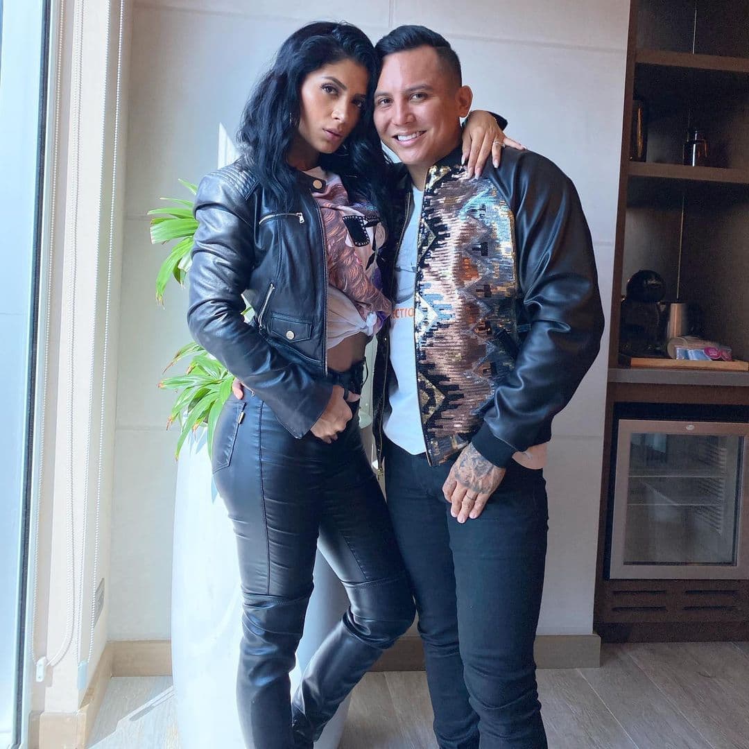 Agregó: "Si fuera mi madre, que gracias a Dios no, y que amo mucho a mi mamá porque mi mamá me respeta mucho. Pero si fuera mi mamá a lo mejor yo pudiera hablar de eso, pero en este caso es de mi esposa".