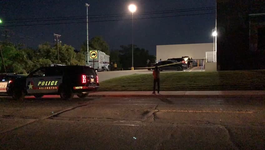 Oficial le dispara a un perro y mata a una mujer