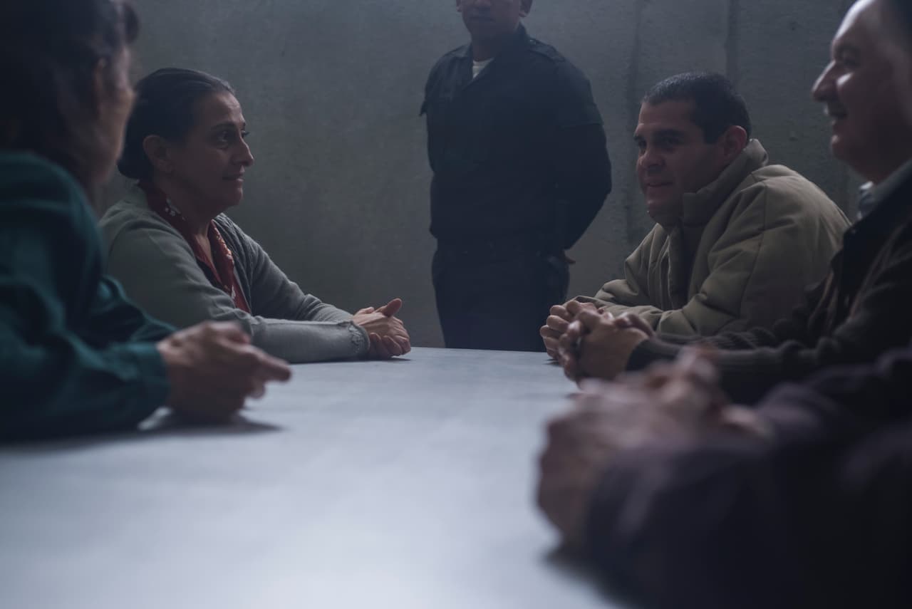 Por fin, madre e hijo se reunían en la sala de visitas del centro penitenciario.