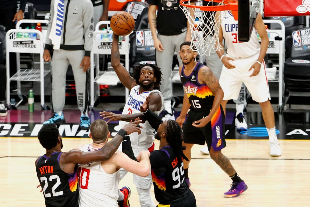 La canasta de último segundo de Deandre Ayton le da la victoria a los Pheonix Suns 103-104 sobre Los Angeles Clippers.