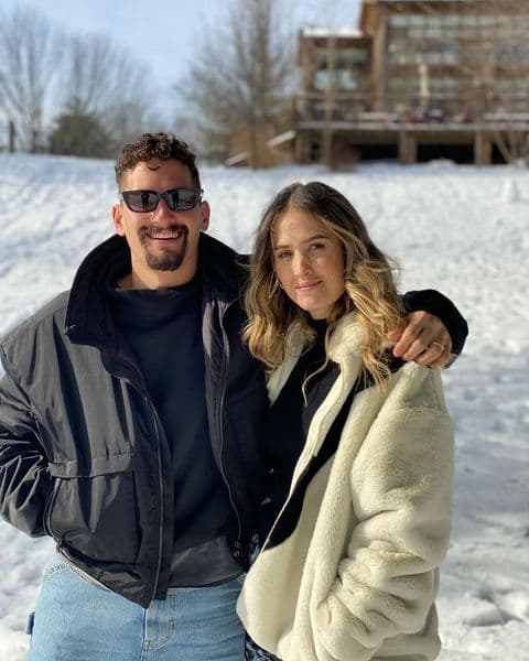 Stefi Roitman, esposa de Ricky Montaner, también se emocionó por la próxima llegada de su sobrinito: “¡Los amo! Apolo de mi corazón. ¿Cómo explicarte? ¡No veo la hora de conocerte! ¡No veo la hora de conocerte!”.
<br>