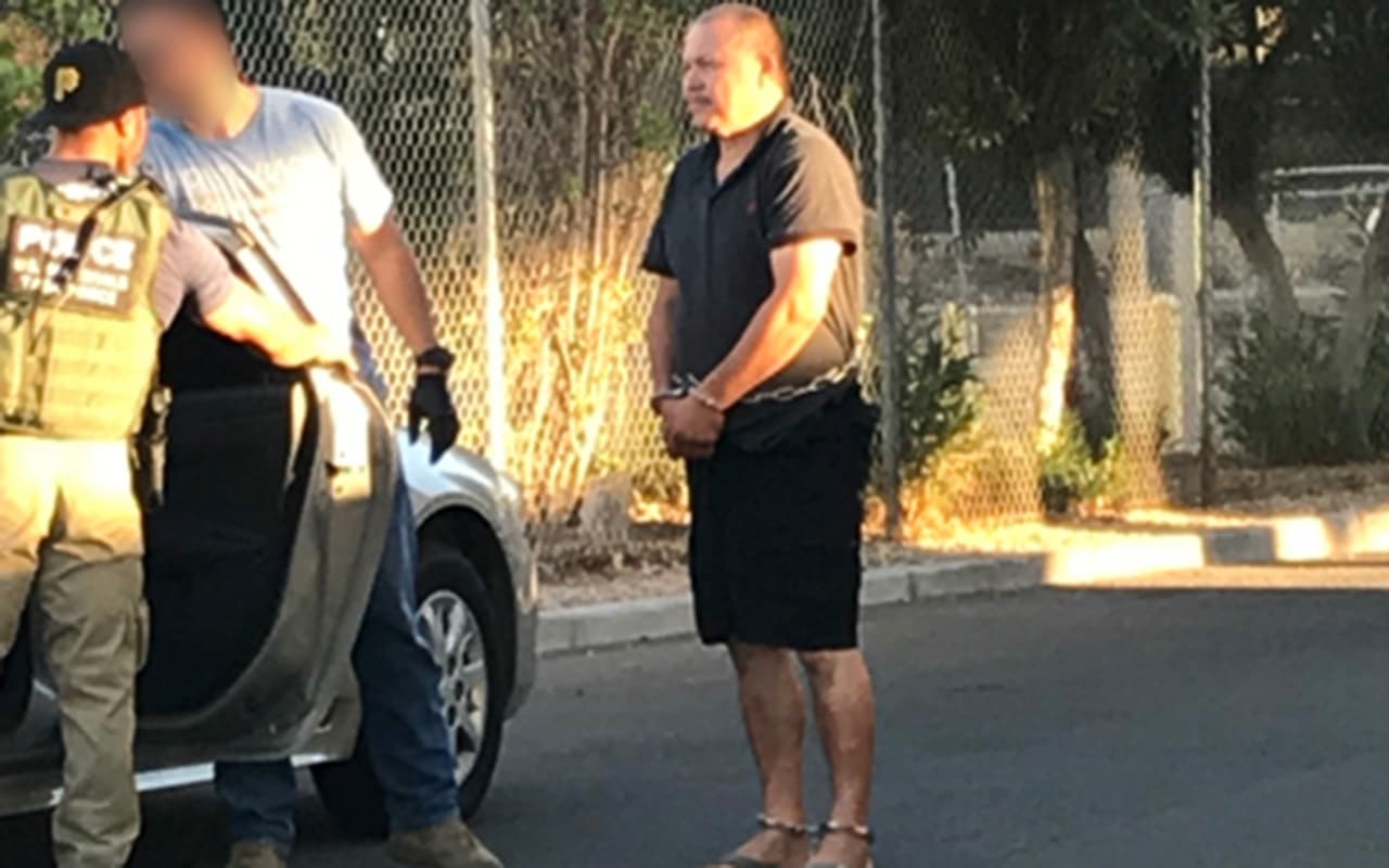 Tres arrestos de criminales en la frontera de Arizona: un presunto 'coyote', un violador convicto y un pandillero