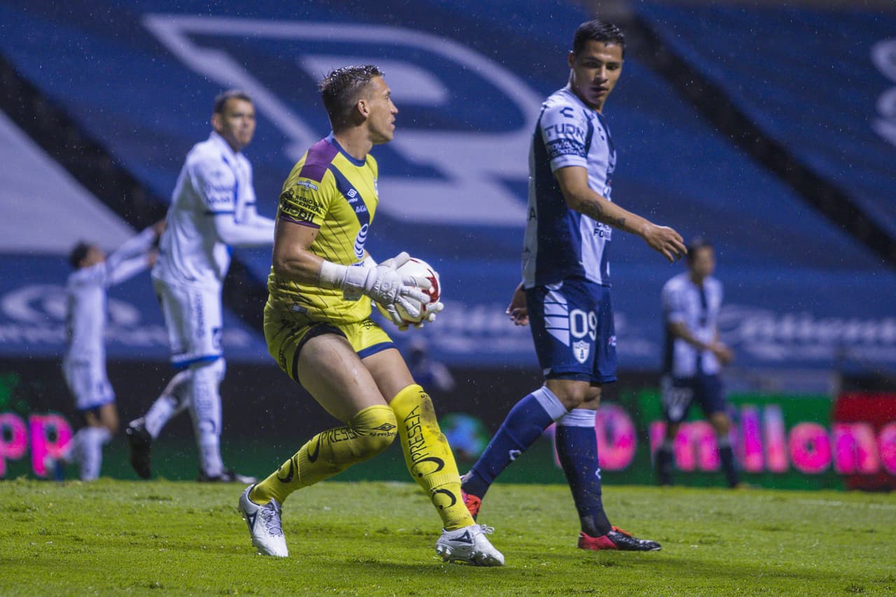 Pachuca se fue al frente desde los primeros instantes del cotejo.