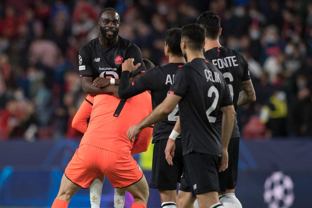 Juventus vence 4-2 al Zenti en uan feria de goles, Villarreal conigue la victoria fácilmente 2-0 sobre el Young Boys y el Lille remonta 2-1 al Sevilla.