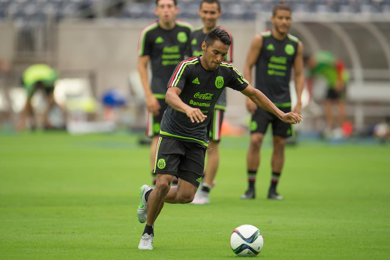 'Gallito' Vázquez se pierde duelo ante Cuba por lesión