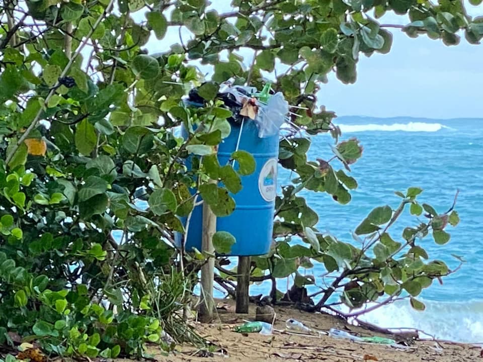 Mientras otros dijeron que los ciudadanos deben llevarsela si no hay mas espacio.