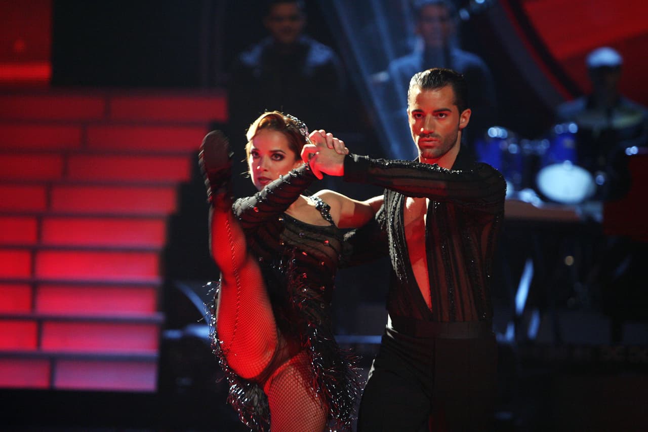 La pareja bailó la canción 'Perfume', un tango electrónico que los hizo lucir.