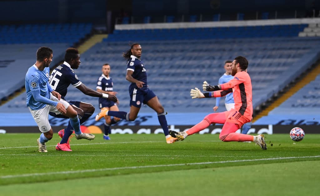 Con goles de Torres (12’), Jesús (81’) y Cancelo (90’), el Manchester City goleó en casa 3-0 al Olympiacos.