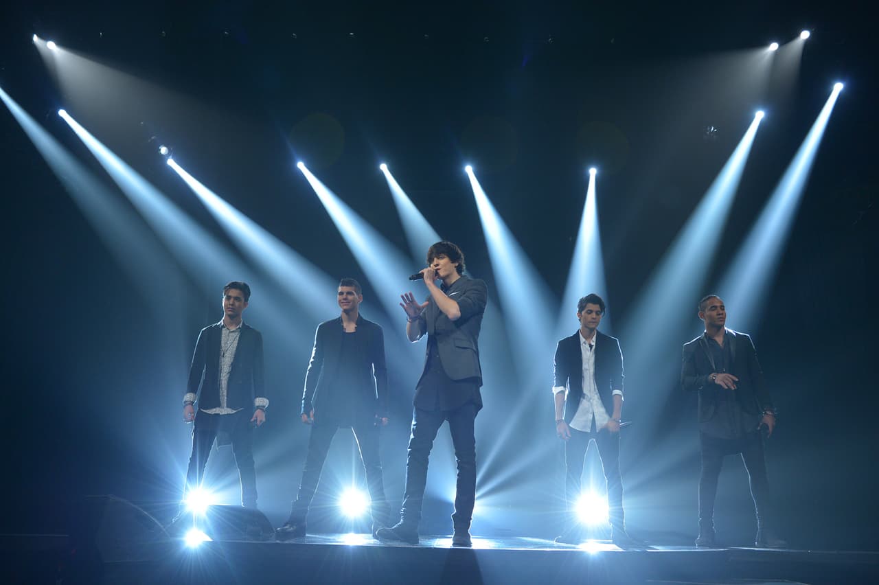 We all love CNCO! Eric, Zabdiel, Christopher, Joel y Richard cantaron sus éxitos "Tan fácil" y "Quisiera", si te perdiste la presentación
<a href="http://www.univision.com/shows/la-banda/cnco-regreso-a-la-banda-y-canto-tan-facil-y-quisiera-video" target="_blank"><b>aquí </b></a>la puedes ver una y otra vez.