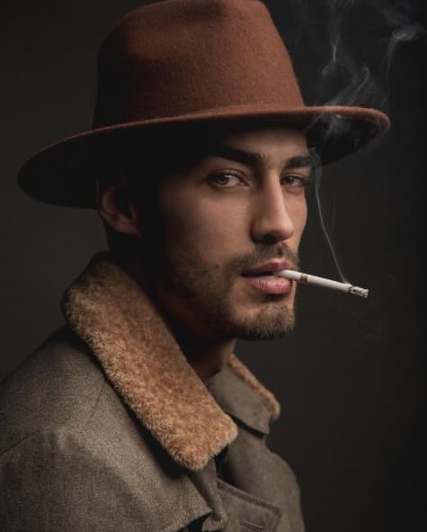 Así fue como se abrió paso en producciones internacionales como la serie original de Netflix ‘Diablero’ (2020), ‘Queen of the South’ (2017), ‘Deadly class’ (2019), ‘The Deal’ (2020) o ‘S.O.Z. Soldados o Zombies’ (2021).