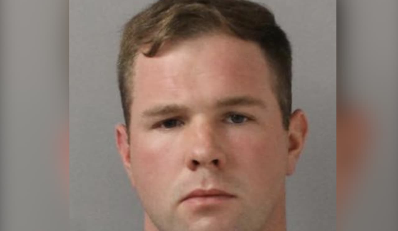 Renuncia oficial del NYPD que allanó la casa de una mujer y le gritó insultos racistas