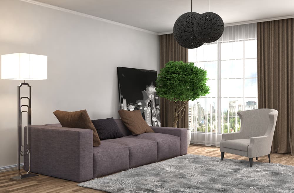 Decorar la casa con colores poco llamativos, como blanco, negro o café, aportarán equilibrio a tu vida y te hará sentir con una felicidad inusual.