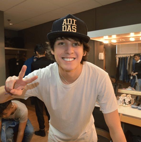 Eligió el tema "Tal vez" de Ricky Martin.