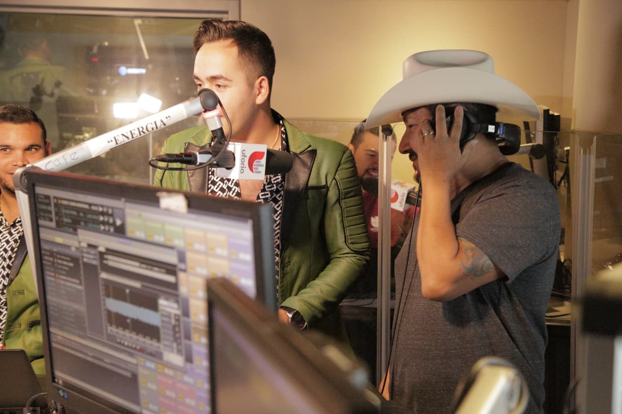 El Feo les pregunto si alguno sería capaz de llevarse a
<a href="https://www.facebook.com/carlamedranoo/">Carla Medrano</a> para su casa.