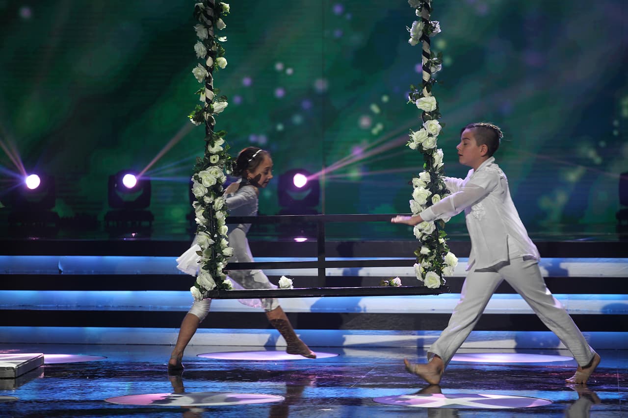 Mariana y Rubén, los bailarines del escuadrón de 'Danna y los Súperfashion', fueron la primera pareja de baile en obtener calificación perfecta en esta temporada de Pequeños Gigantes.