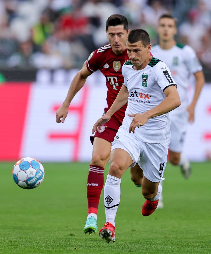 Robert Lewandowski tuvo que aparecer al minuto 42 para empatar el partido y sumar el primer punto de la temporada.