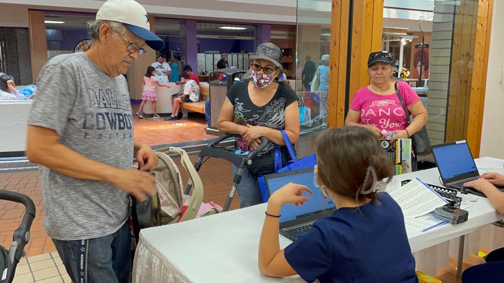 Electrocardiogramas, pruebas de glucosa y de A1C para diabetes, se podían solicitar en los módulos de atención.