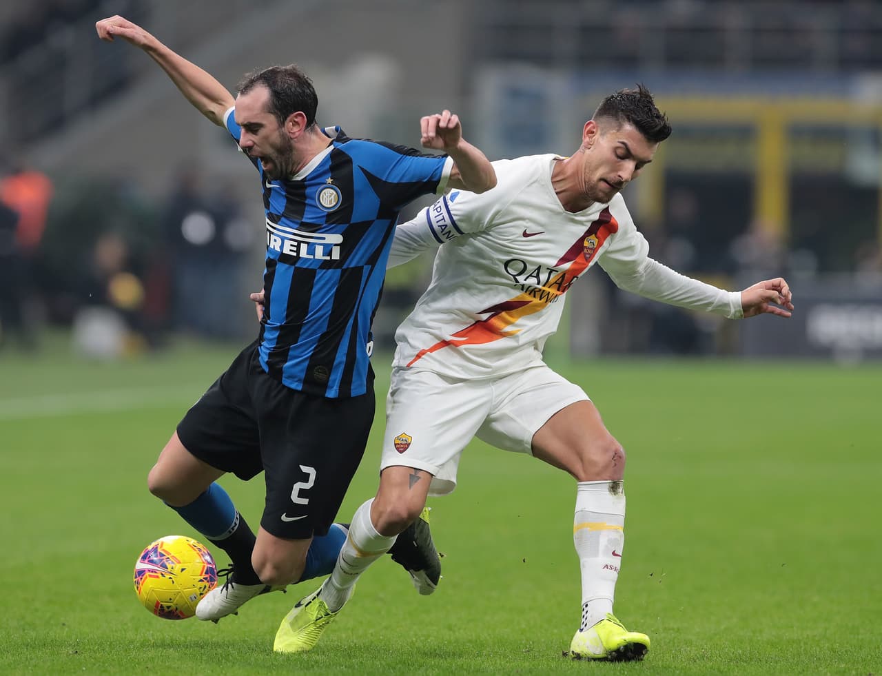 El Estadio Giuseppe Meazza albergó este encuentro entre el Inter y la Roma pero ninguno pudo imponer condiciones.