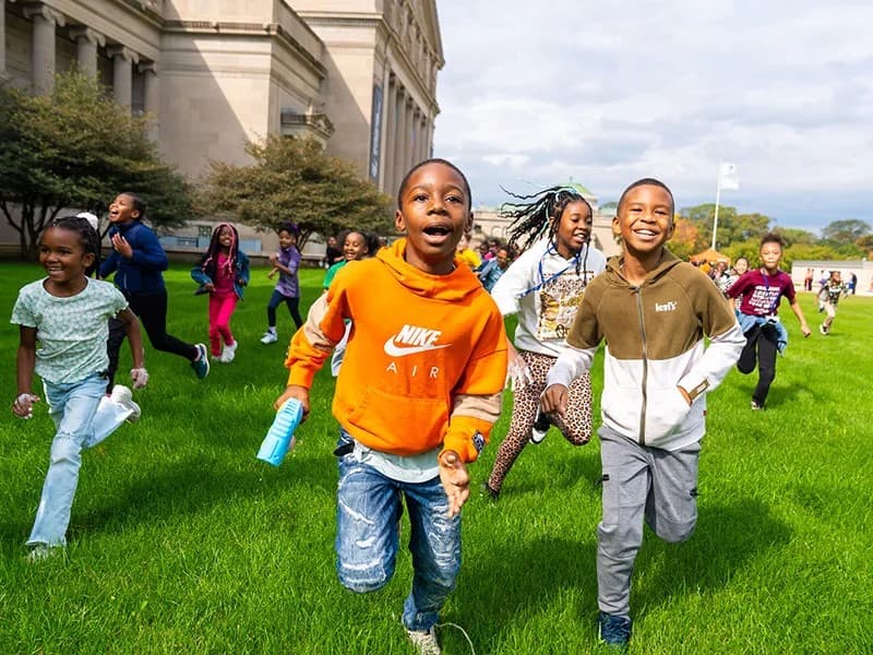 El Museo Griffin de Ciencia e Industria y University of Chicago Medicine realizarán una Feria de Salud de Regreso a Clases gratuita el sábado 22 de agosto de 2026, de 10 a. m. a 4 p. m., en Chicago. Habrá exámenes físicos para deportes, chequeos dentales, evaluaciones de salud, actividades STE(A)M y más.