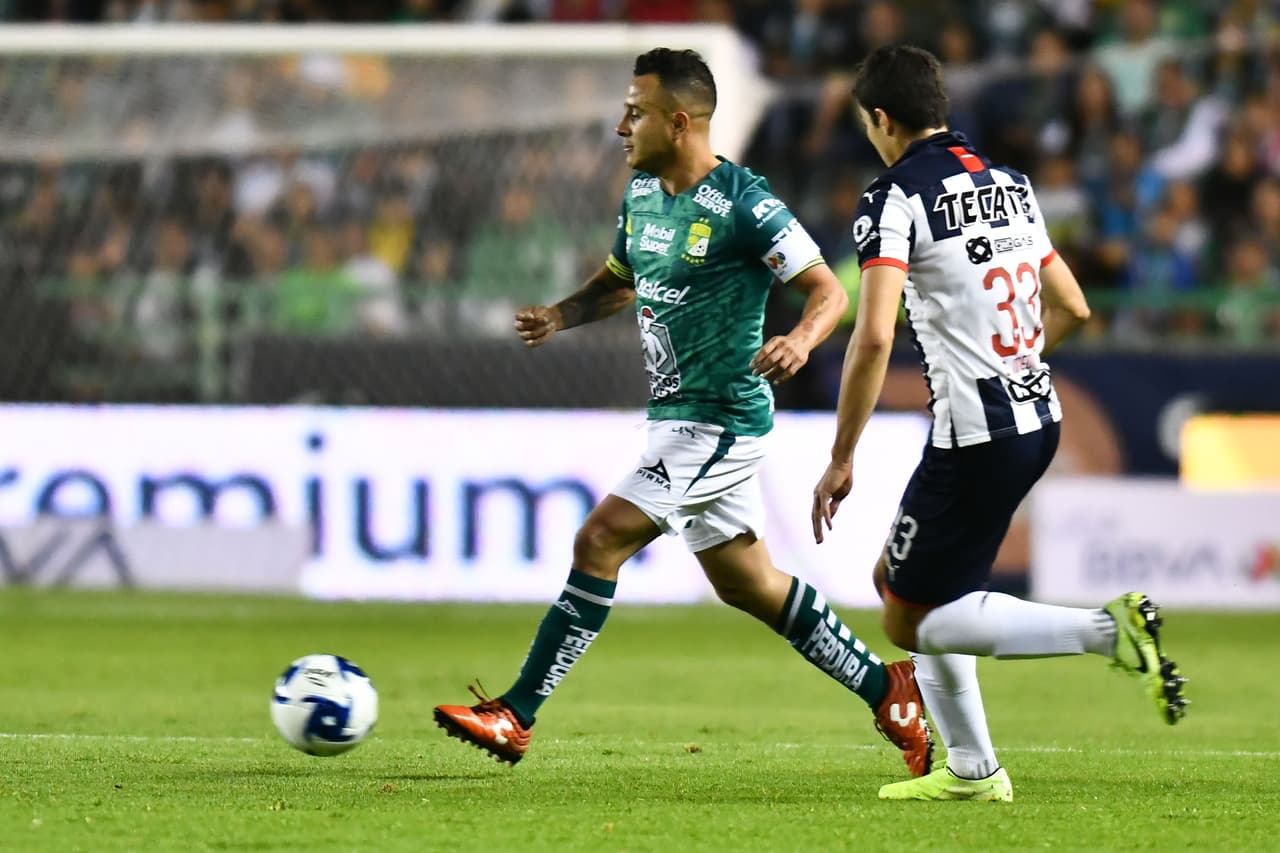 Luis Montes se lució con doblete en la goleada de 3-1 sobre el campeón Monterrey que alaga su racha a cinco jornadas sin triunfo.