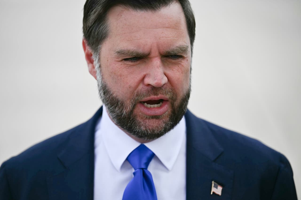 JD Vance justifica el veto a medios en que el "92 % de sus noticias sobre Trump" son negativas