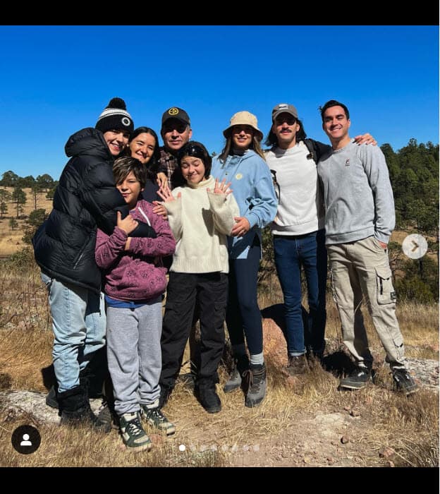 "
<b>En el camino del soltar comenzamos a desaprender</b>, nos permitimos amar y aprendemos a confiar para evolucionar", escribió Araujo en Instagram.
<br>