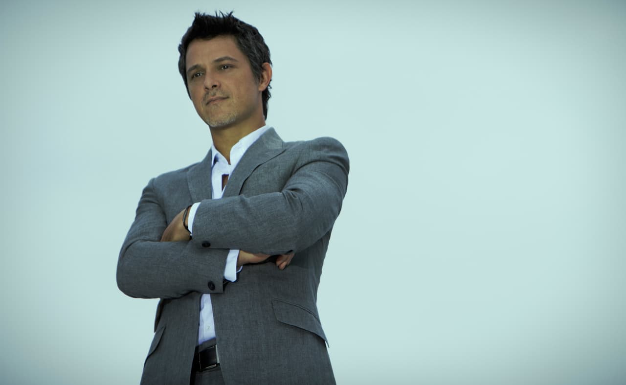 Alejandro Sanz no se queda atrás y logra dos nominaciones.