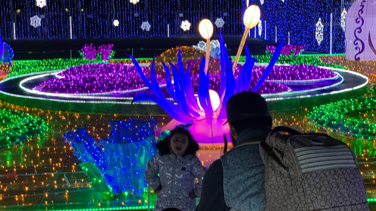 También es visitado por gente de otros países como México.