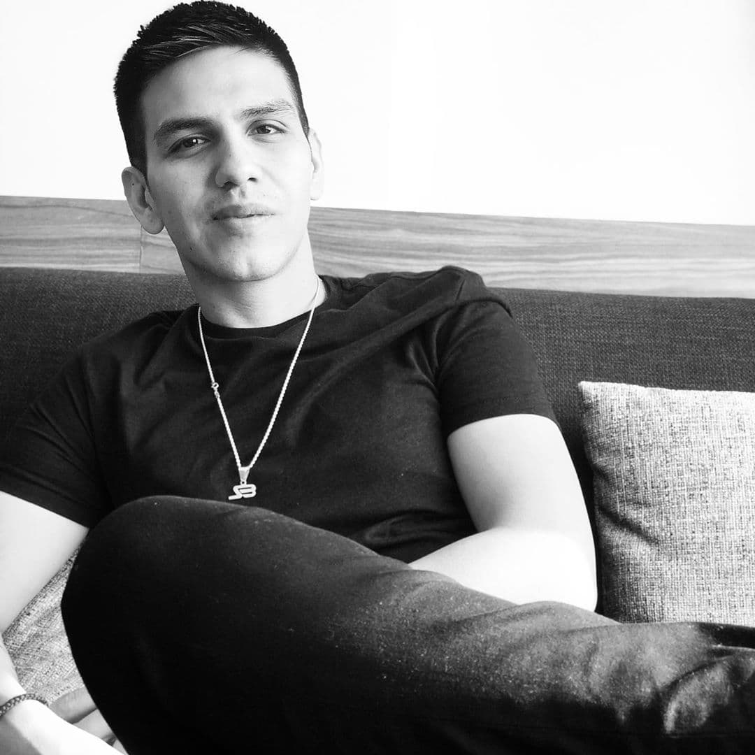 El cantante se había presentado en Houston, Texas y cuando iba de regreso a casa, lo impactó otro vehículo cuyo conductor manejaba en estado de ebriedad.