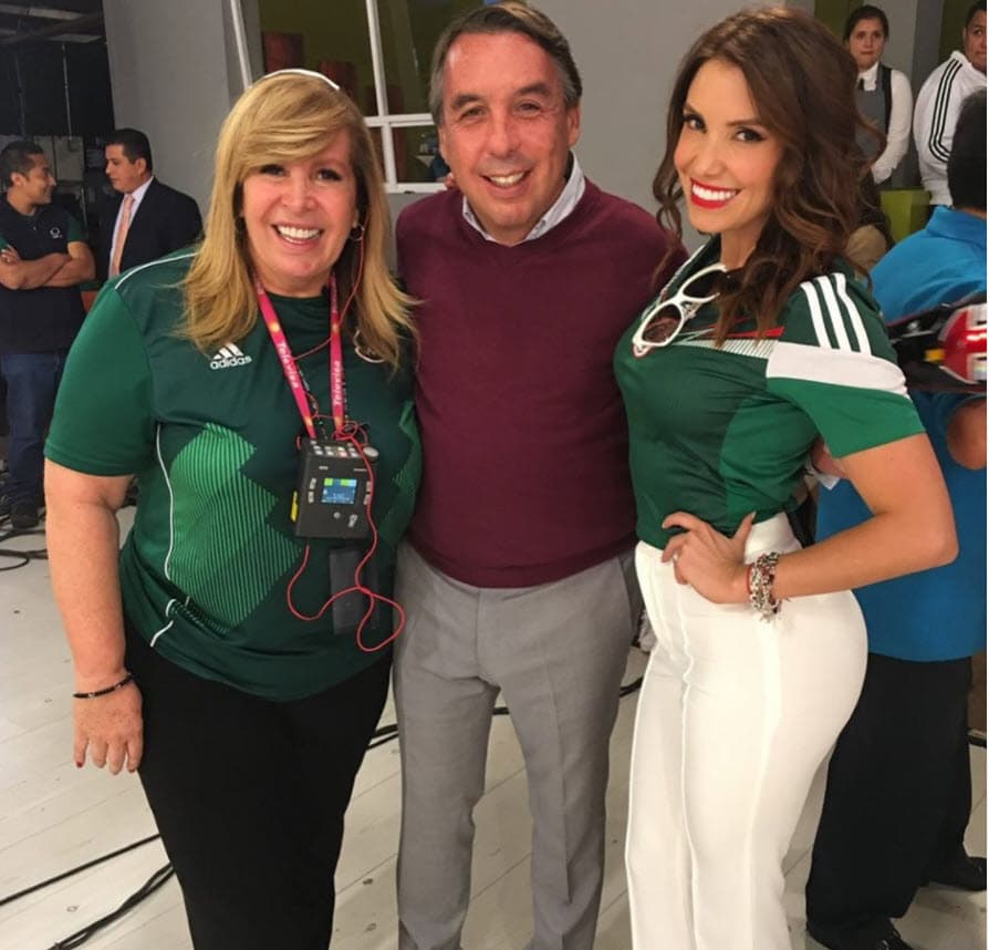 "Yo
<b><a href="https://www.univision.com/famosos/andrea-escalona-hija-de-magda-rodriguez-reacciona-ante-la-muerte-de-la-productora-de-televisa-fotos" target="_blank">creo mucho en la Kabbalah</a></b>", agregó, "dice que te tienes que quedar con la cartera de un difunto, y más si fue como Magda, que tenía la mejor suerte".
<br>