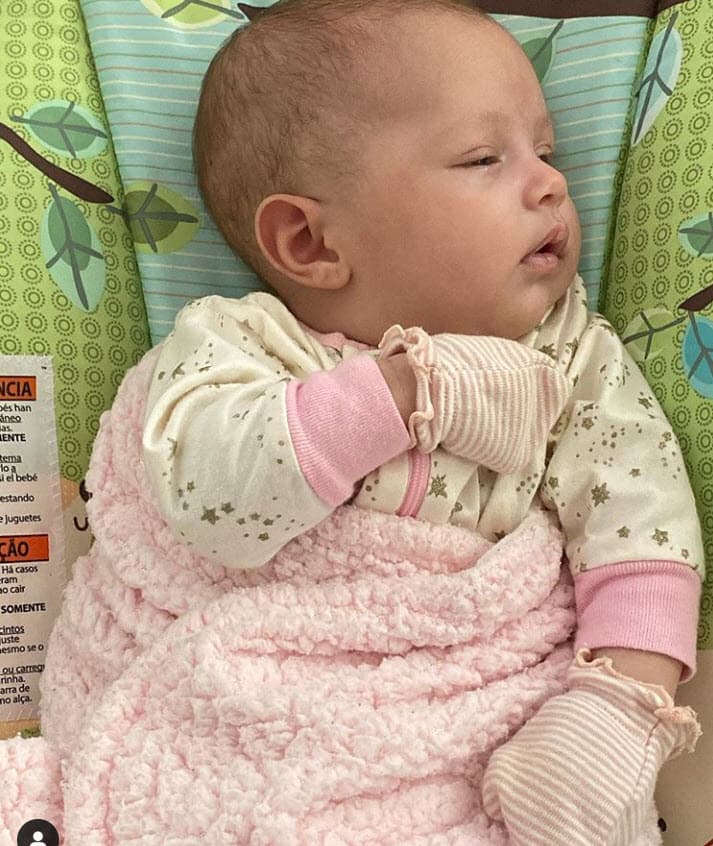 Favela admitió que la elección de Los Ángeles no solo fue una conveniencia laboral para ambos, también lo hicieron
<b><a href="https://www.univision.com/famosos/para-comersela-a-besos-la-tierna-conversacion-entre-marlene-favela-y-su-bebe-bella-video" target="_blank">en beneficio de su hija</a></b>.
<br>